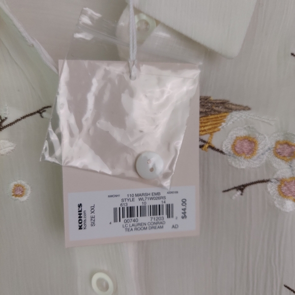 Embroidered White Blouse - Picture 4 of 11